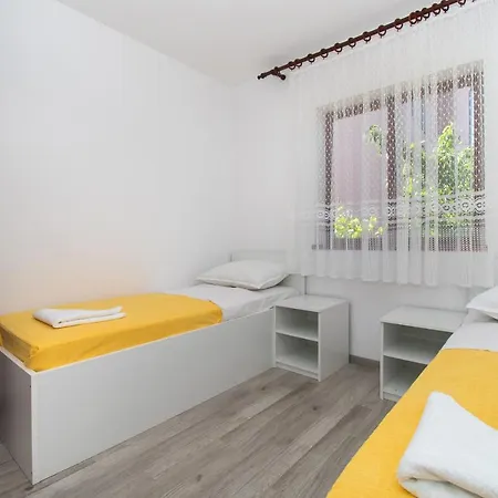 Niko Apartman Grebastica