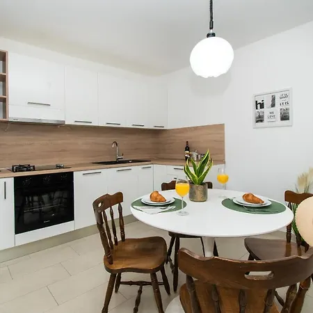 アパート Niko Grebaštica